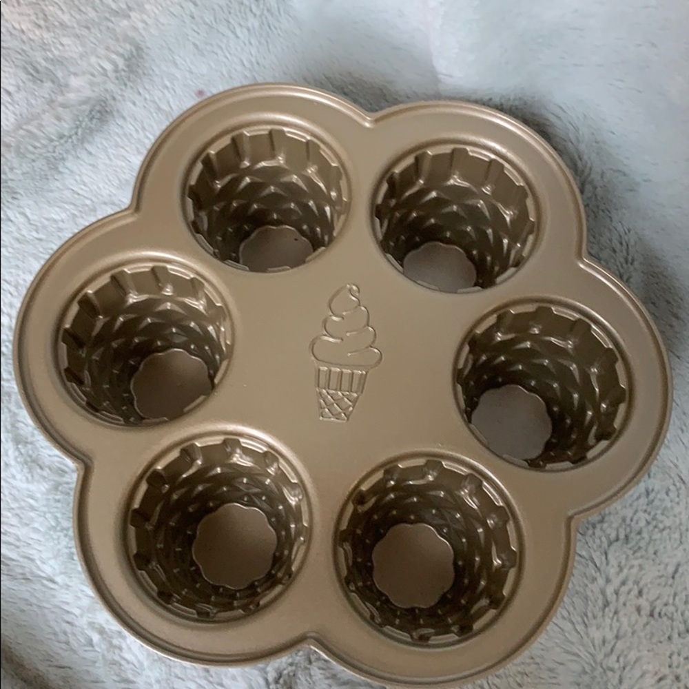 Ice cream cone Nordicware pan